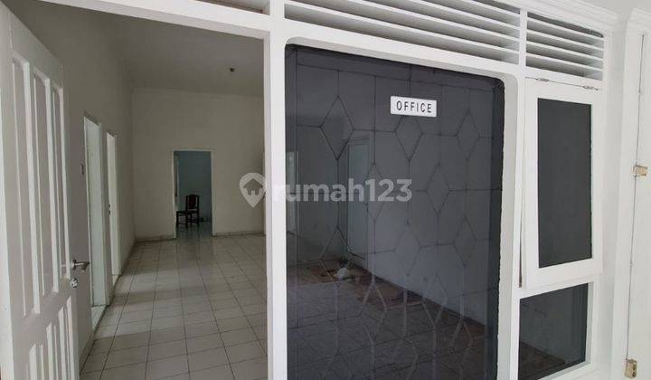 Rumah Murah Tepi Jalan Parkir Luas Cocok Kantor Dekat Malioboro  2