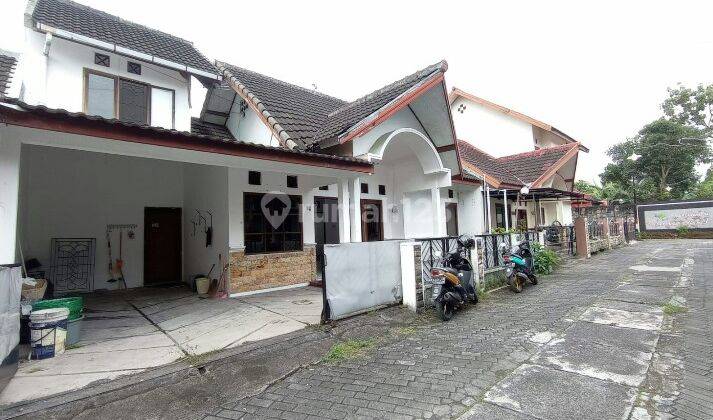 Rumah Murah di Pinggir Kota Dlm Perum Lokasi Dkt Mall Pakuwon Dan Ugm 1