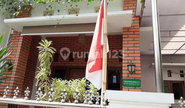 Furnished House in Tamansiswa Area, Location Near Bank Indonesia and Post Office