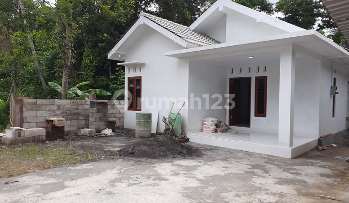 For Sale New House in Sidomoyo Settlement Location Near Cebongan Market 2