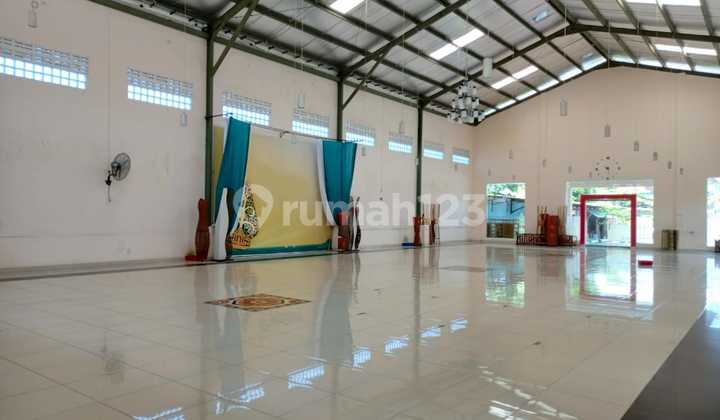 Affordable Building in Mantrijeron Area, Suitable for Warehouse, Billiards, and Office 2