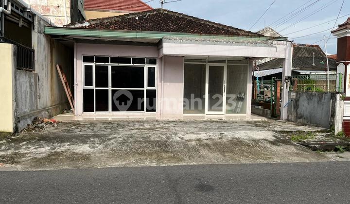 House for Sale in Banguntapan Mangku Area, Near City Hall and Timoho.