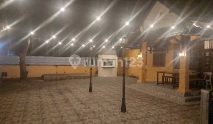 Business Space Suitable for Restaurants, Cafes, and Local Businesses. Location Near Klaten Toll Road.