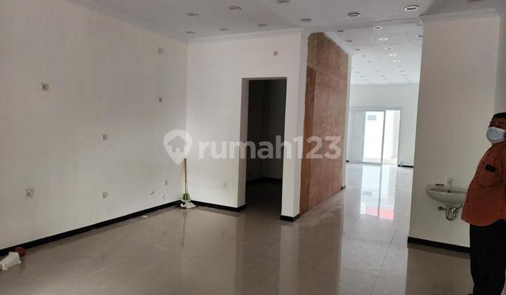 Ready-to-Use Shophouse in Business Area, Location Near Malioboro and Tugu Jogja 2