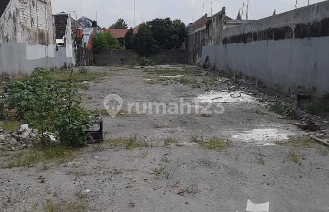 Land Ready for Use, Suitable for Restaurants and Cafes, Location Near Terminal Land Ready for Use, Suitable for Restaurants and Cafes, Location Near Terminal