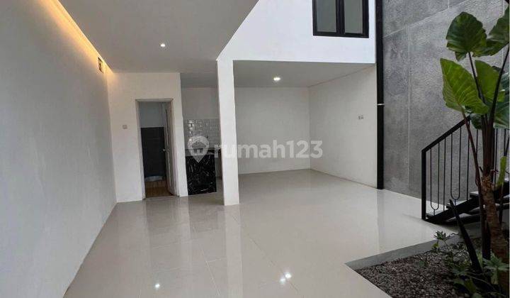 Rumah Baru Murah Lingkungan Kos-kosan Dekat Atmajaya Dan UPN 2