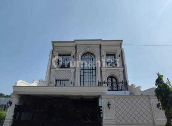 Rumah Besar Full Furnish 3 Lantai Dalam Ringroad Lokasi Banyuraden 