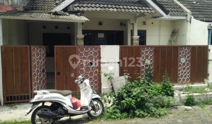 For Sale House in Taman Krajan Housing Complex Near Amikom and UPN 1