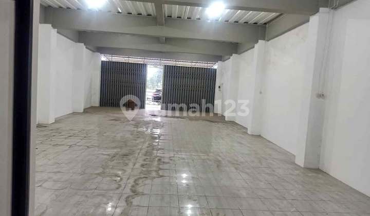 Ruko Disewakan Cocok untuk Toko Ritail Lokasi di Pajangan