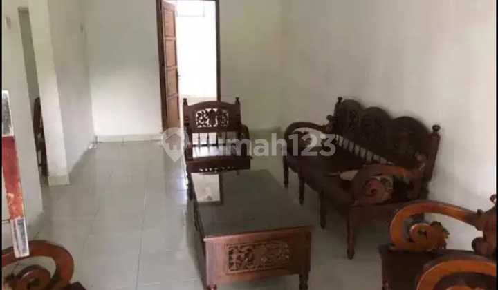 Ready-to-Occupy House in the City Center Near the City Hall and UIN Ready-to-Occupy House in the City Center Near the City Hall and UIN