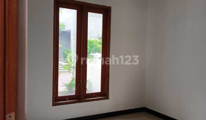 Ready-to-Occupy House in Onegate System Housing, Location Near JCM and SCH