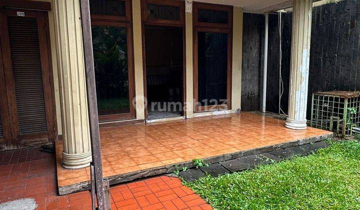 Rumah Lawas 1,5 Lantai Terawat Lantai Di Simprug Kebayoran Lama 1