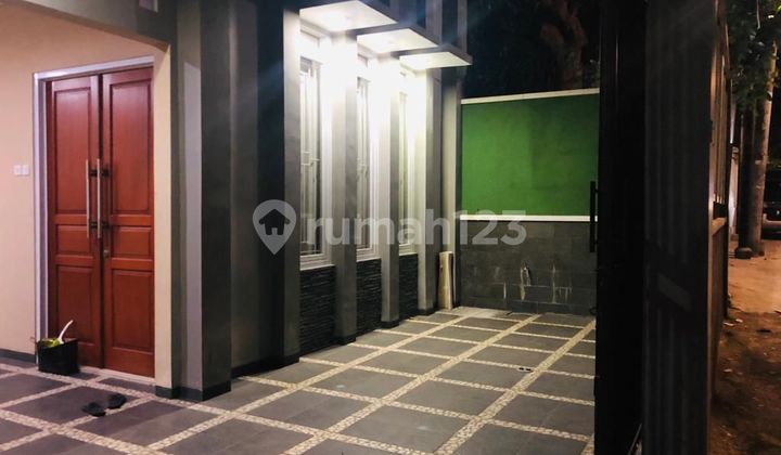 Disewa Rumah 2 lantai Kemang, cocok untuk tempat tinggal dan kantor, 3 kamar tidur, 2 carport, sudah tersedia AC setiap kamar, gorden dan kitchen set, minimal sewa 2 tahun, harga sewa 180 JT Pertahun Nego Sam Disewa Rumah 2 lantai Kemang, cocok untuk tempat tinggal dan kantor, 3 kamar tidur, 2 carport, sudah tersedia AC setiap kamar, gorden dan kitchen set, minimal sewa 2 tahun, harga sewa 180 JT Pertahun Nego Sam