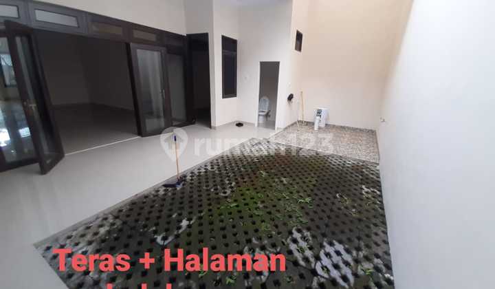 Disewa Rumah Dalam Komplek Ekskluif Buncit, Luas Tanah 200M, Bangunan 1 Lantai, 4 Kamar Tidur, 4 Kamar Mandi, 1 Garasi, 1 Carport, Hanay untuk Tempat Tingga, Lokasi Strategis, Jalan Lebar, Harga 150 Jt Nego Sam Disewa Rumah Dalam Komplek Ekskluif Buncit, Luas Tanah 200M, Bangunan 1 Lantai, 4 Kamar Tidur, 4 Kamar Mandi, 1 Garasi, 1 Carport, Hanay untuk Tempat Tingga, Lokasi Strategis, Jalan Lebar, Harga 150 Jt Nego Sam