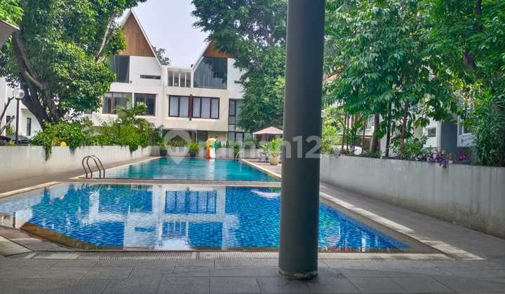 Dijual Cepat Rumah dalam Komplek Eksklusif Jati Padang, Jakarta Selatan, luas tanah 99M, bangunan 2 lantai, 3 kamar tidur, carport untuk 3 mobil, sertifikat SHM dan IMB, fasilitas bersama kolam renang, harga 3,2 MIliyar Nego Sugi 2