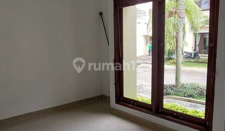 For Rent House in Pejaten Cluster, Unfurnished, 4 Bedrooms, Land Area 700M, Building Area 600M, 2 Floors, Swimming Pool Available, Spacious Parking, Price 700 Million Negotiable Per Year Sam 2