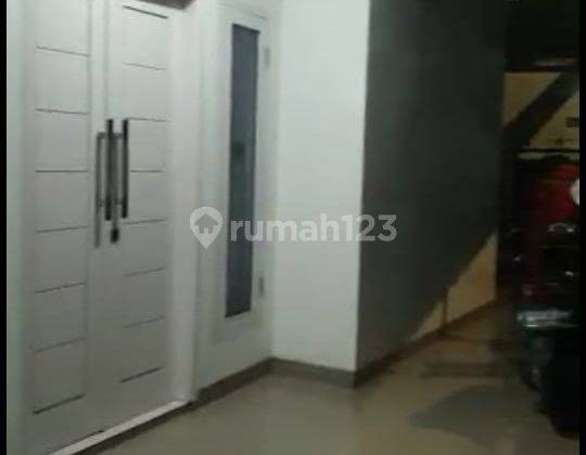Rumah di Luar Komplek Lokasi Strategis Ampera Jaksel Roy 24