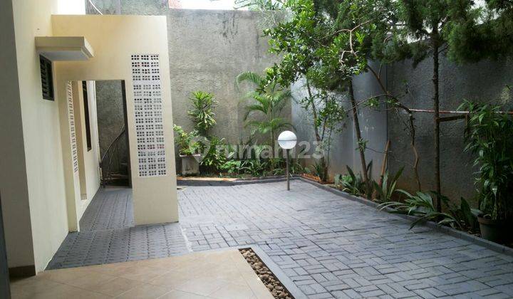 Rumah Sewa Ekslusif Dalam Komplek Besar Pangkalan Jati Jalan Lebar  2