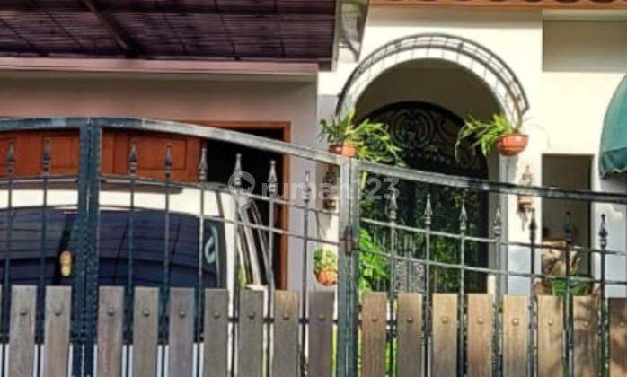 Di Sewa Rumah Mewah, Dalam Komplek Besar Pondok Labu, 2 Lantai, 5 Kamar Tidur, Ada Ac, Ada Kompor, Water Heater, Lantai Marmer, Jalan Lebar, Luas Tanah 240m, Dekat Golf Pangkalan Jati, Harga 165 Jt Nego Per tahun Jaja 1