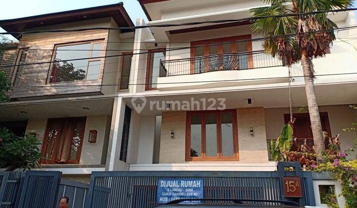 Di Sewa Rumah Pangkalan Jati Pondok Labu Dalam Komplek Besar, Luas Tanah 310m, Bangunan 3 Lantai, 4 Kamar Tidur, Ada Swimming Pool, Lokasi Strategis, Jalan Lebar, Harga 250 Jt Pertahun Nego Bu Anung  1