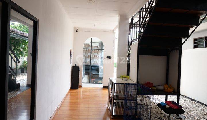 Di Sewa Rumah Besar, Luas Tanah 700m, Bangunan 2 Lantai 800 M, Swimming Pool, 4 Kamar Tidur, Cocok Untuk Kantor, Rumah, Tempat Usaha, Dan Tempat Tingga, Jalan Lebar, Harga 350 Jt Pertahun Mahmet 1