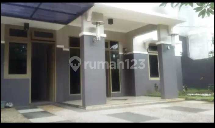 Disewa Rumah dalam Komplek Ranco Indah Tanjung Barat Jakarta Selatan, luas tanah 350M, bangunan 235M, 2 lantai, AC dan gordyn ada, harga sewa 150 JT Pertahun Nego Ida