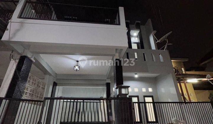 Disewa Rumah dalam Komplek Limo Cinere, luas tanah 74M, bangunan 2 lantai, 3 kamar tidur, 2 kamar mandi, 1 kamar tidur pembantu, baru direnovasi, harga 45 JT pertahun nego pertahun Saleh 1