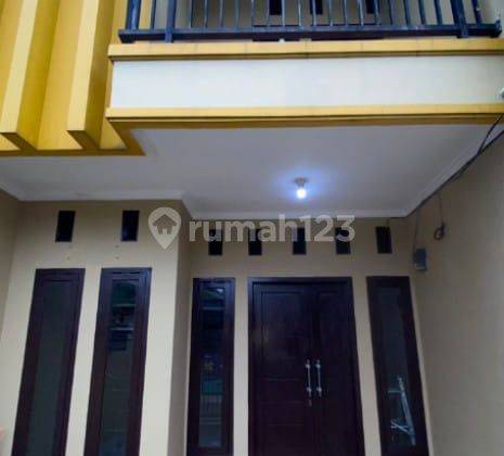 Disewa Rumah non-cluster Jagakarsa, luas tanah 80M, bangunan 2 lantai 130M, kamar tidur 3, kamar mandi 2, harga 47,5 Jt nego pertahun Opay 1