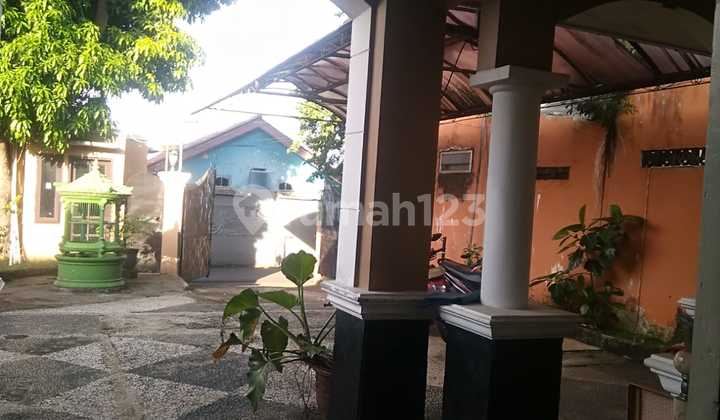 Disewa Rumah Wilayah Lenteng Agung, 4 Kamar Tidur, untuk Tempat Tinggal dan Kantor, Luas Tanah 240M, Bangunan 1 1/2 Lantai , 4 Kamar Tidur,K untuk Tempat Tinggal dan Kantor, Carport 6 Mobil,Harga 80 Jt Nego Sugi 2