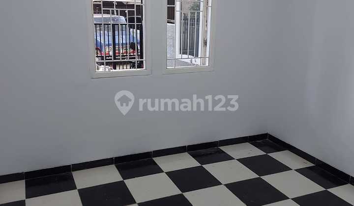 Disewa Rumah Lenteng Agung 2 lantai, luas tanah 74M, luas bangunan 110M, 3 kamar tidur, lokasi dekat dengan stasiun KRL, harga 50 JT Pertahun Nego Sugi 2