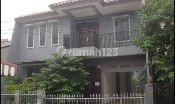 Disewa Rumah di luar komplek Tanjung Barat, luas tanah 250M, bangunan 2 lantai 190M, parkir 4 mobil, 4 kamar tidur, 3 kamar mandi, AC 1 Unit, lokasi strategis, dekat tol Jorr, harga 190 JT Nego Ida