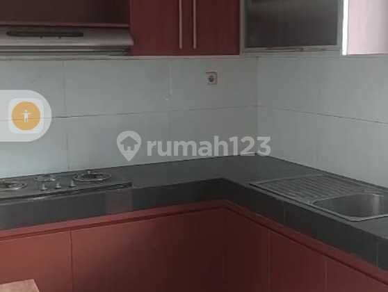 Disewa Rumah dalam Komplek Wilayah Ragunan Jagakarsa, Jakarta Selatan, luas tanah 150M, bangunan 2 lantai, 3 kamar tidur, furnished,carport 2 mobil, harga 130 JT Nego Sam 2