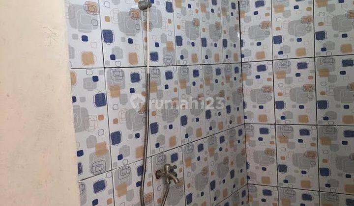 Disewa Rumah di luar Komplek daerah Limo, dekat pintu tol Limo, luas tanah 220M, bangunan 2 lantai 185M, 4 kamar tidur, furnished, harga 70 Jt Nego Pertahun Ilham Udin 2