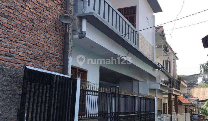 Disewa Rumah Dalam Komplek Pasar Minggu Cocok Untuk Tempat Tinggal Dan Bisa Untuk Kantor, Luas Tanah 90M, Bangunan 3 Lantai, 4 Kamar Tidur, Unfurnished, Lokasi Strategis, Harga 110 Jt Pertahun Nego Sugi 1