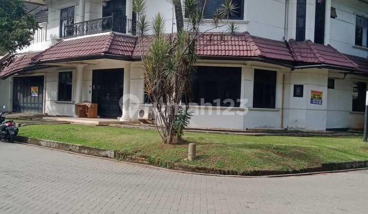 Disewa Rumah Gandul Pondok Labu, luas tanah 500M, bangunan 2 lantai 568M, 5 kamar tidur, dalam komplek besar Gandul Pondok Labu, parkir luas, jalan lebar, harga 200 JT Nego Pertahun