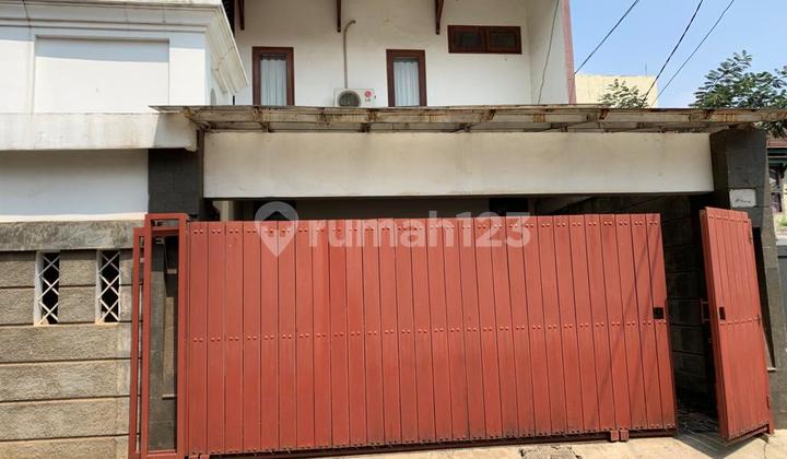 Disewa Rumah Furnished Dalam Komplek Wilayah Andara, Luas Tanah 300M, Bangunan 2 Lantai 250M, 4 Kamar Tidur, Harga 150 Jt Nego Pertahun Ida