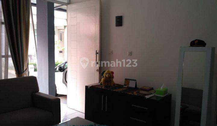 Dijual Rumah dalam cluster Cinere, 2 lantai, luas tanah 70M, 3 kamar tidur, ada kitchen set, ada water heater dan AC, harga pertahun 55 JT Nego minimal sewa 2 tahun Ida 2