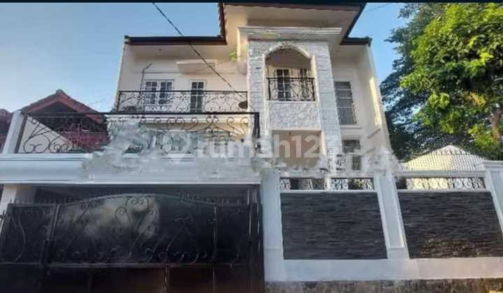 Disewa Rumah Dalam Komplek Jagakarsa, Ada Swimming Pool, Luas Tanah 115M, Bangunan 330M, 2 Lantai Unfurnished,5 Kamar Tidur,Harga 215 Jt Nego Ida