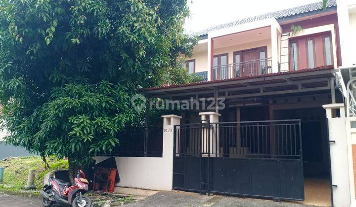 Disewa Rumah dalam komplek besar Tanjung Barat Jakarta Selatan, luas tanah 250M, bangunan 2 lantai, 5 kamar tidur, 2 unit AC, parkir 4 mobil, harga 135 JT nego sedikit Sugi 2