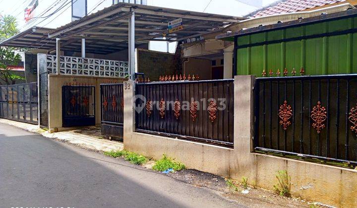 Disewa Rumah Cilandak, Luas Tanah 130M, Bangunan 2 Lantai 180M, Cocok Untuk Knator Atau Tempat Tinggal 3 Kamar Tidur, 1 Garasi Mobil, 3 Carport, Lokasi Strategis, Harga 110 Jt Pertahun Nego Sugi 1