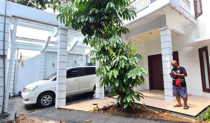 Disewa Rumah Bagus Ampera Jakarta Selatan, Luas Tanah 420 Jt, Bangunan 2 Lantai, Ada Kolam Renang, 5 Kamar Tidur, Harga 300 Jt Pertahun Nego Sam 1