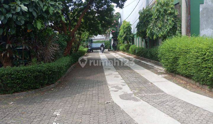 Disewa Rumah Murah Dalam Mini Komplek Ampera Jakarta Selatan, Luas Tanah Kurang Lebih 800M, Bangunan 2 Lantai, 5 Kamar Tidur, Lingkungan Asri, Harga 275 Jt Pertahun Nego Sam 2