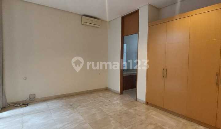 Disewa Rumah Eksklusive Bagus, Wilayah Kemang, Luas Tanah 600M, 5 Kamar Tidur, Parkir 5 Mobil, Unfurnished, Swimming Pool, Harga 800 Jt Pertahun Nego Sam 2