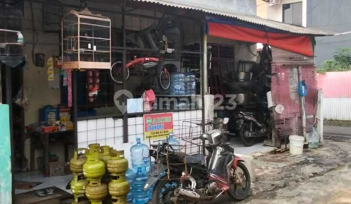 For sale 2 units of 2-door rental houses, land area 80 sqm, building area 70 sqm, freehold certificate, located in Kampung Kandang Jagakarsa, car accessible, price for 2 units 675 million IDR negotiable until sold. 1