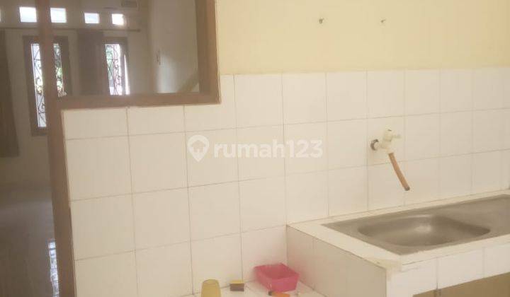 Disewa Rumah Dalam Komplek Limo Cinere, Luas Tanah 72M, Bangunan 2 Lantai, 2 Kamar Tidur, Lokasi Strategis, Dekat Pintu Tol Limo Cinere, Harga 36 Jt Pertahun Nego Saleh 2