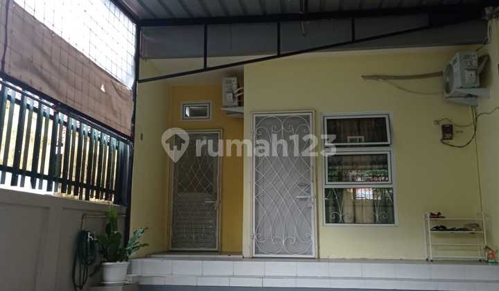 Disewa Rumah Cilandak Barat dalam komplek besar, jalan lebar, luas tanah 116M, bangunan 2 lantai, full AC, water heater, lokasi strategis, 4 kamar tidur, harga 105 JT PertahuN Nego Sam
