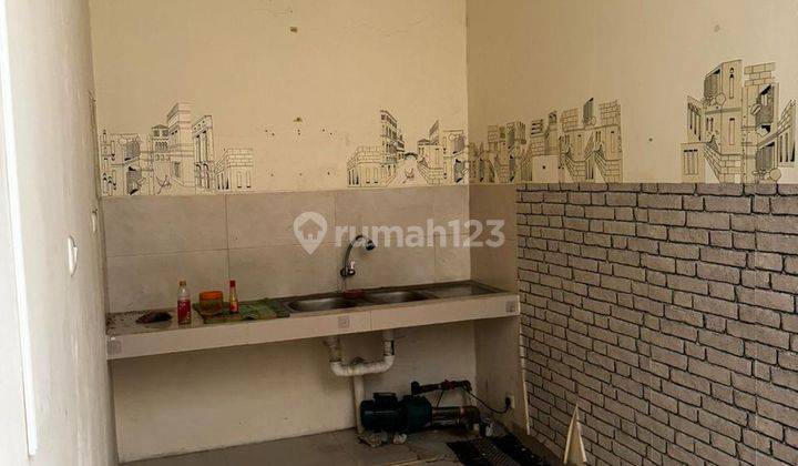 Disewa rumah dalam komplek Pondok Cabe, luas tanah 80M, luas bangunan 100M 2 lantai unfurnished, 3 kamar tidur, lokasi strategis, dekat pintu tol Limo, harga 5 JT Nego Pertahun Ida 2