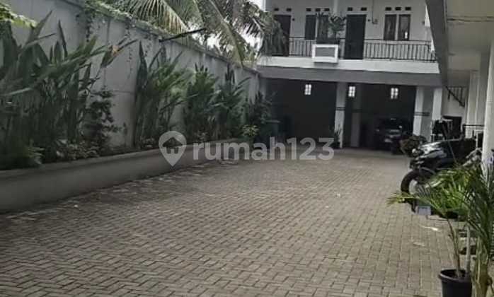 For Rent: House in Krukut Limo Complex, 2-story building, 3 bedrooms, 1 carport, strategic location, near Krukut Toll Road and Brigif Toll Road, price 50 million per year negotiable Ida. For Rent: House in Krukut Limo Complex, 2-story building, 3 bedrooms, 1 carport, strategic location, near Krukut Toll Road and Brigif Toll Road, price 50 million per year negotiable Ida.
