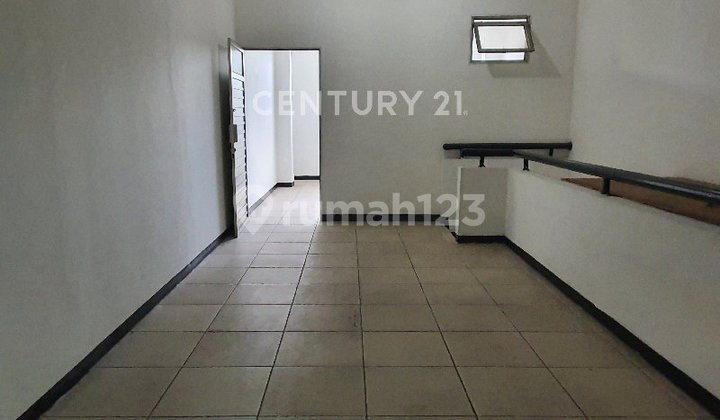 Cheap!! Ready-to-Use 2-Story Shophouse, In Batununggal Modern Market
