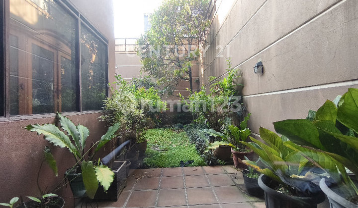 Dijual Rumah Komplek Perumahan Batununggal Indah Estate 2